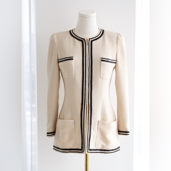 Chanel Vintage S/S 1995 Ivory Ecru Black Gold Zip Tweed 95P Jacket - Picture 4 of 15